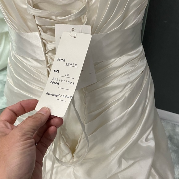 Jaqueline Exclusive #19879 Ivory Satin Wedding Gown - Picture 5 of 6